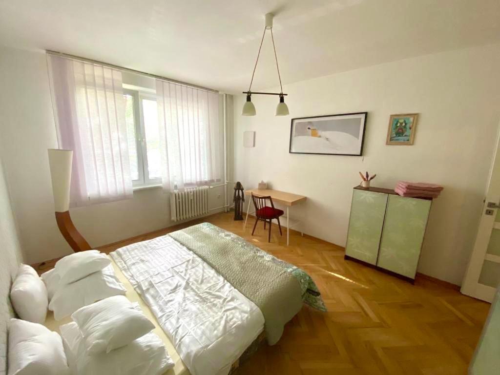 2,5 Izbovy V Ruzinove S Parkovanim Zdarma Apartman Pozsony